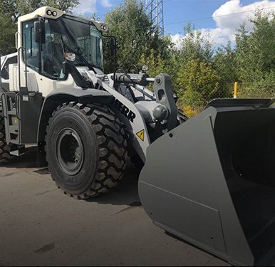                             Nowy sprzęt budowlany Liebherr L556 XPOWER i Liebherr LH 30
                        